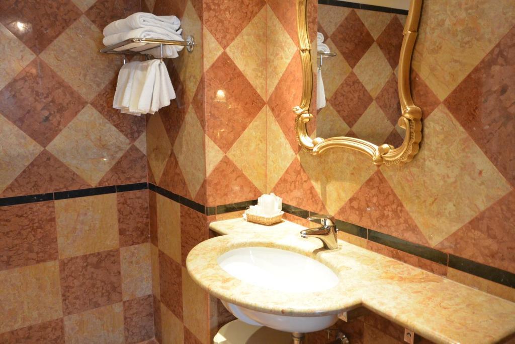 Hotel Citta Di Milano Venesia Bagian luar foto