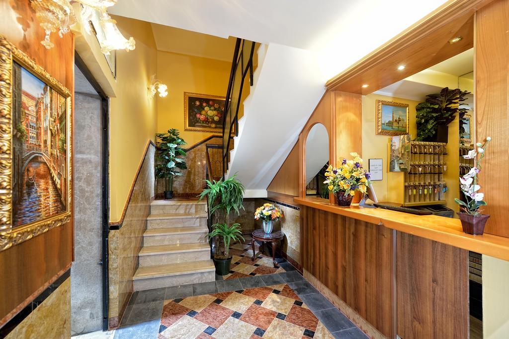 Hotel Citta Di Milano Venesia Bagian luar foto