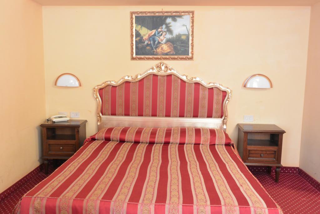Hotel Citta Di Milano Venesia Bagian luar foto