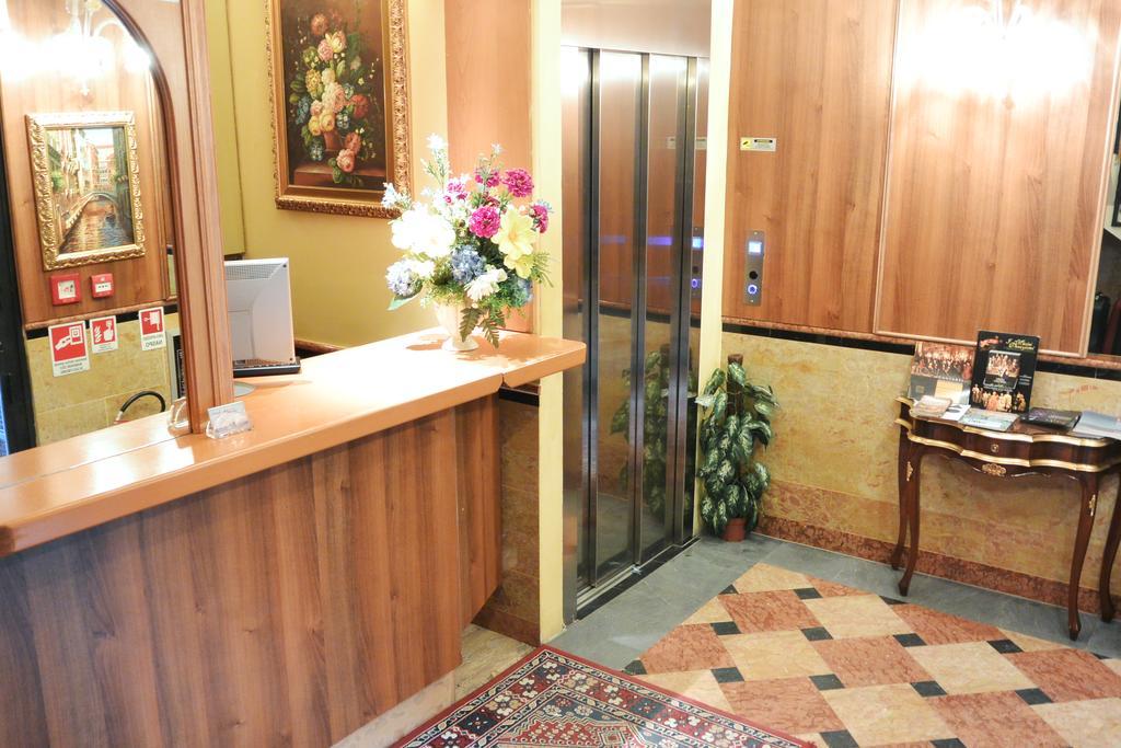 Hotel Citta Di Milano Venesia Bagian luar foto