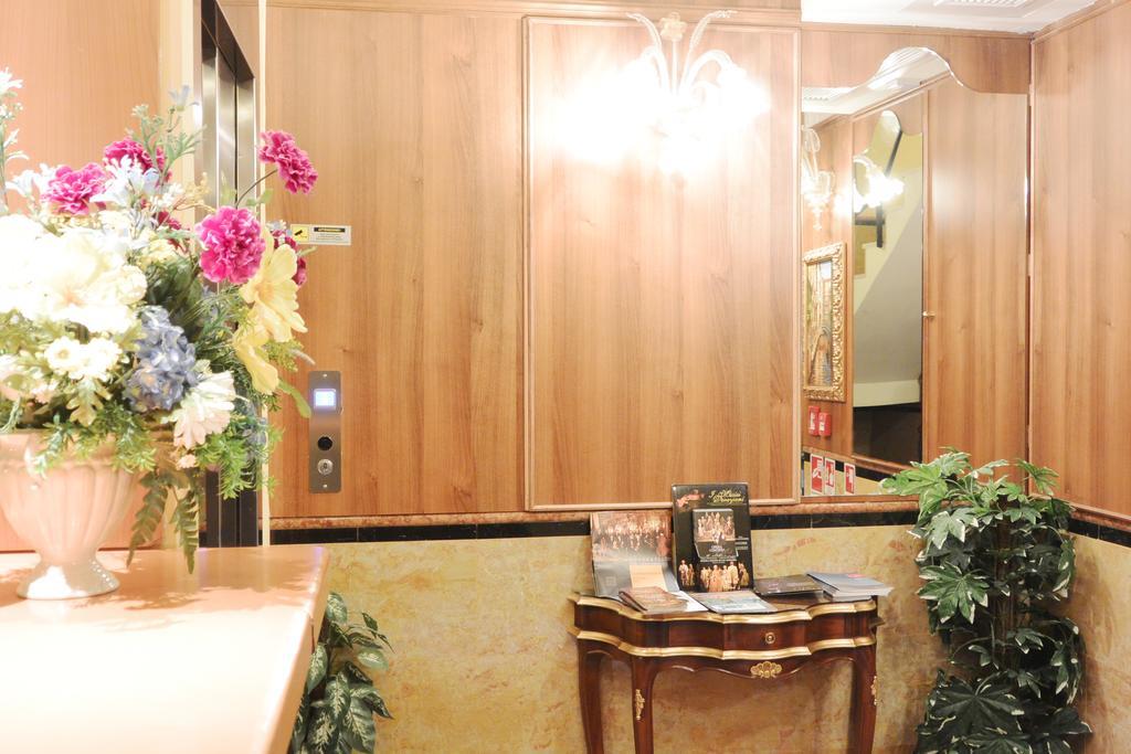 Hotel Citta Di Milano Venesia Bagian luar foto