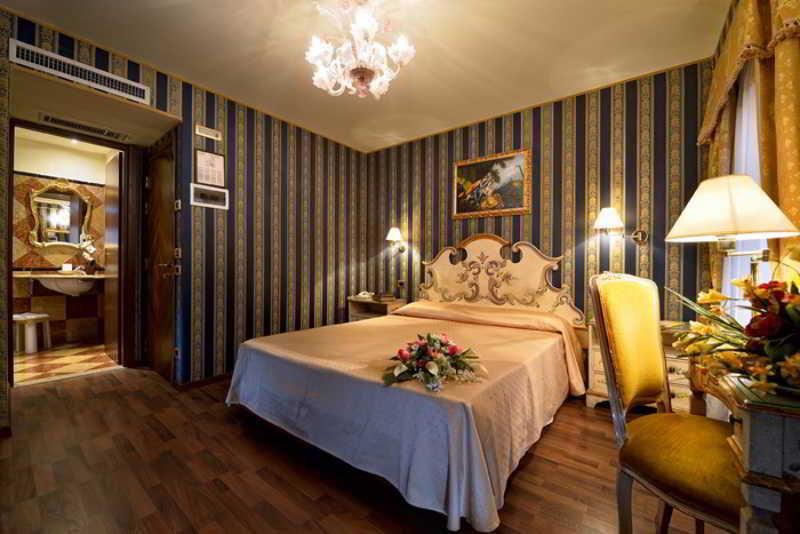 Hotel Citta Di Milano Venesia Bagian luar foto