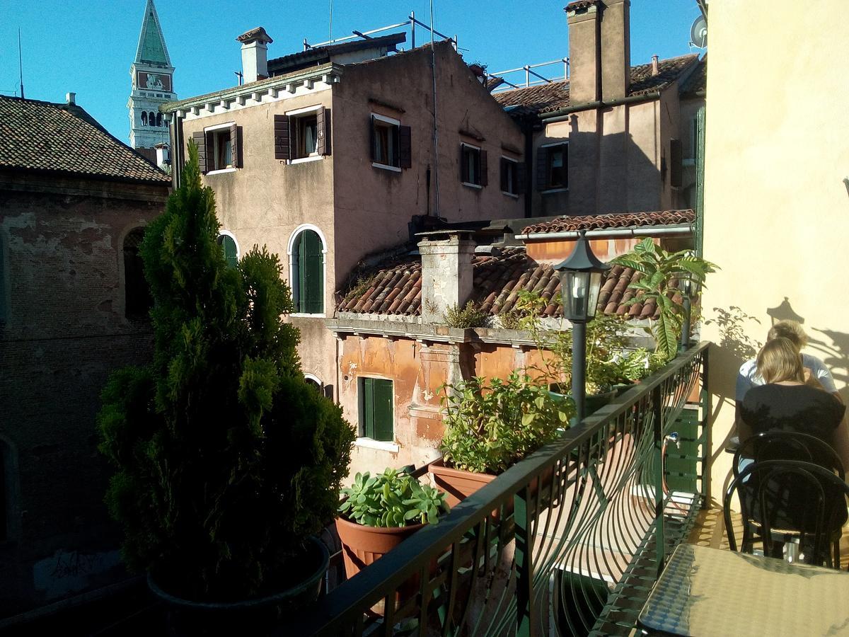 Hotel Citta Di Milano Venesia Bagian luar foto