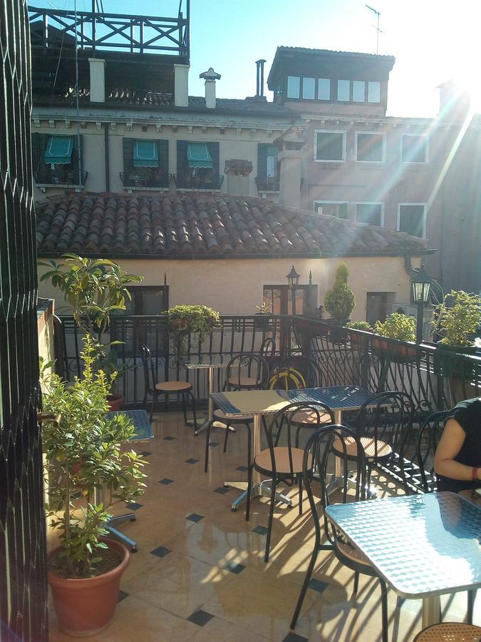 Hotel Citta Di Milano Venesia Bagian luar foto